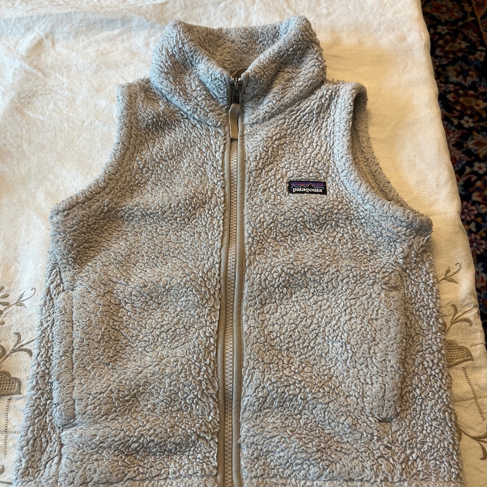 Patagonia Kids Grey Sherpa Fleece Vest Size Small (7-8)